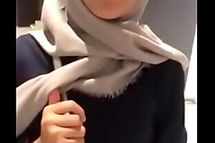 'Hotel sex malay tudung pretty girl just got out from office'